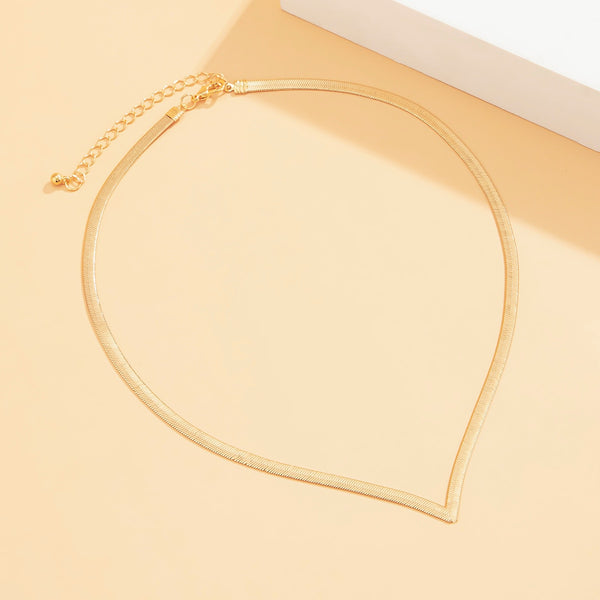 V-Shaped Short Collar Necklace