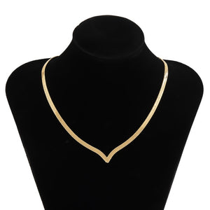 V-Shaped Short Collar Necklace